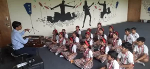 Singing Room: Find the rhythm and let the voice soar—join the singing activity to harmonize, perform, and make every note count!